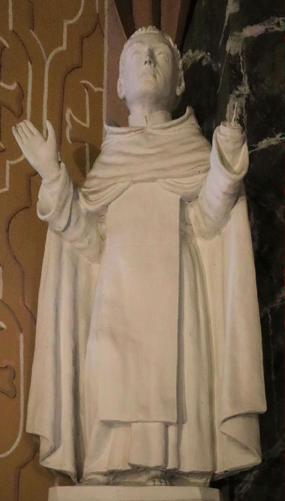 Statue in der Kirche Santa Caterina in Trino bei Vercelli