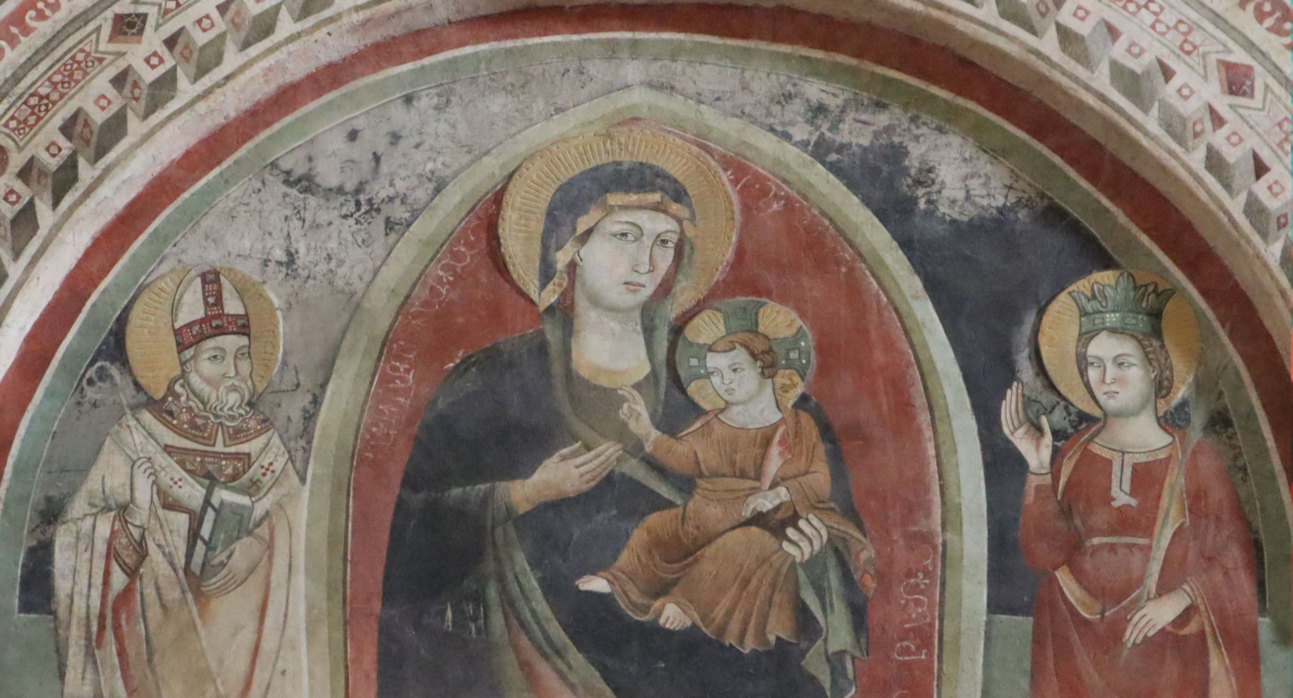 Secundina (rechts) mit Magnus von Trani (links) und Maria, Fresko an der Kathedrale in Anagni