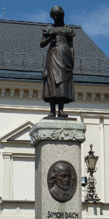 Simon-Dach-Brunnen vor dem Theater in Klaipeda, gekrönt von der Figur des Ännchens von Tharau