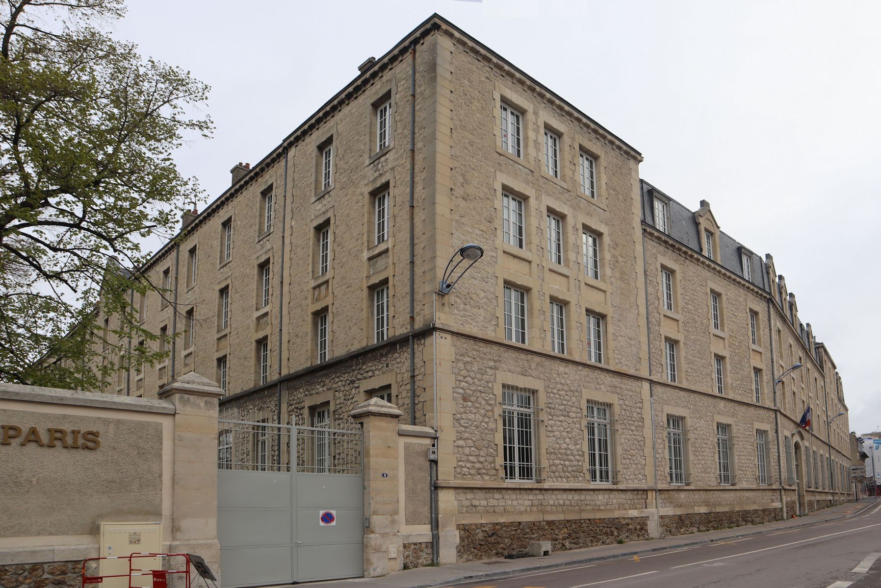 &bdquo;katholischen Instituts von Paris&rdquo; an der Stelle des ehemaligen Klosters Saint-Sixte in Reims
