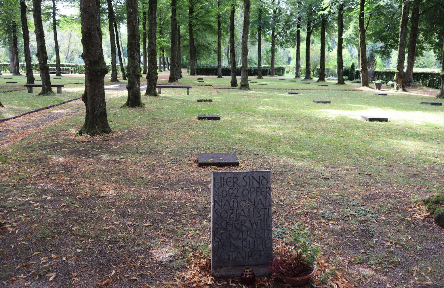 Ehrenhain für Opfer des Nationalsozialismus auf dem Friedhof Perlacher Forst in München