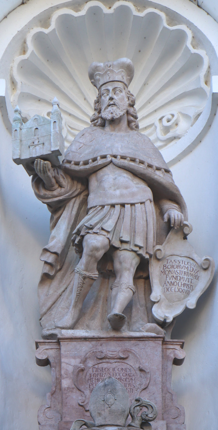 Statue am Brückenturm des Stiftes Kremsmünster