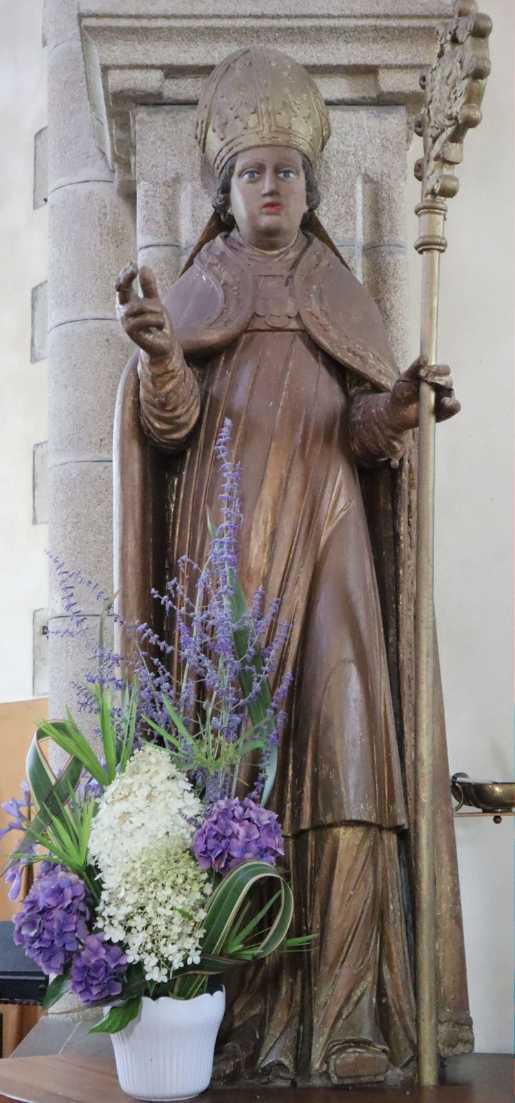 Statue in der Kirche in La Forest-Landerneau