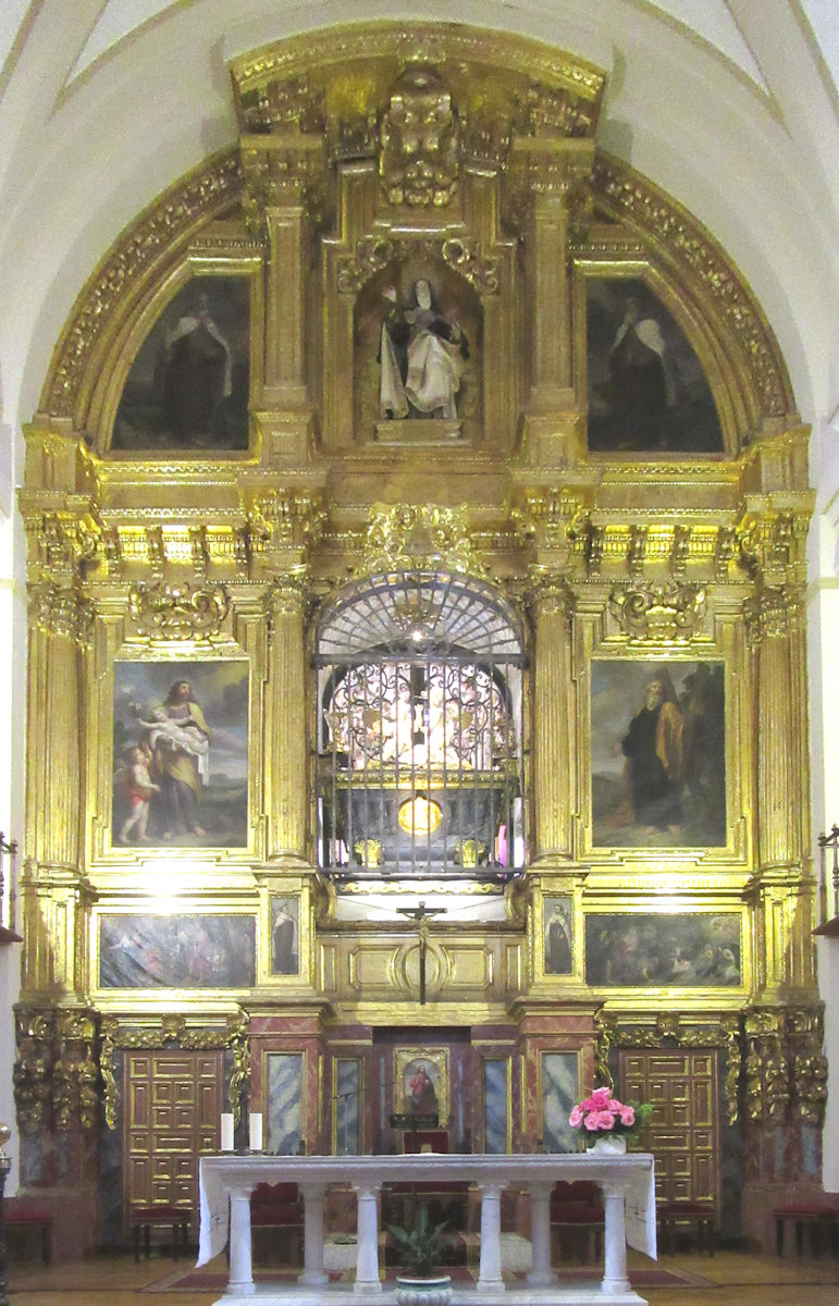 Hochaltar mit Theresas Sarg seit 1760, in der Klosterkirche in Alba de Tormes