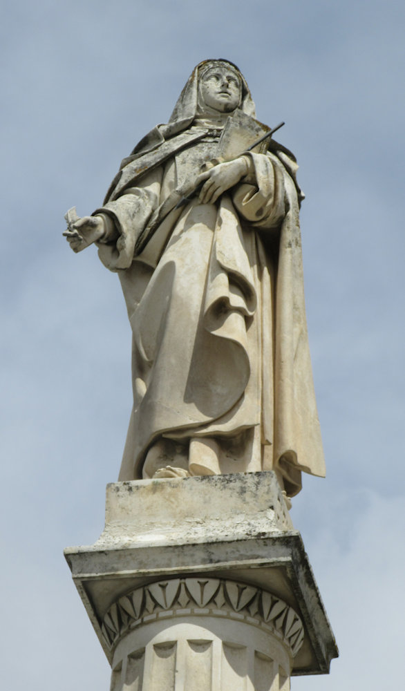 Denkmal</a> auf dem nach Theresa benannten Platz in Ávila