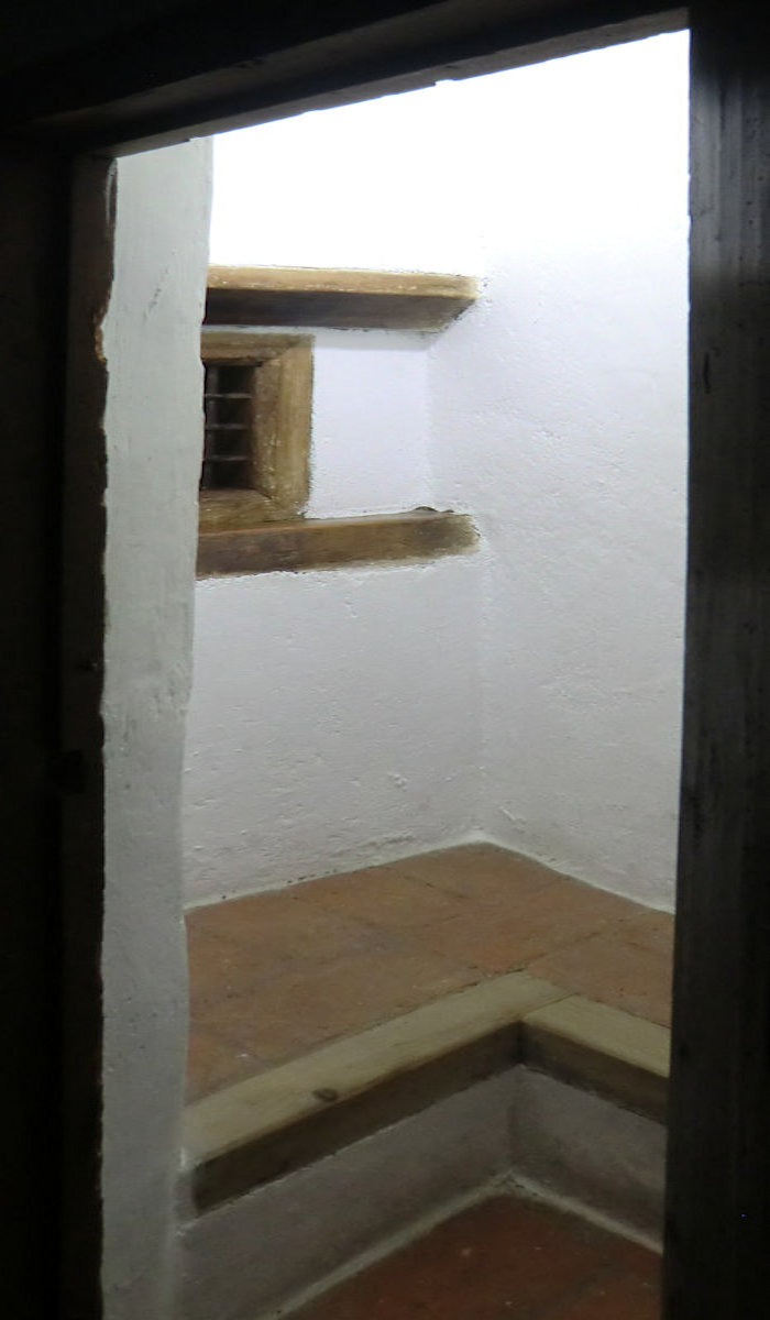Die Zelle, in der Johannes vom Kreuz die Beichte abnahm, neben der Klosterkirche de la Encarnación in Ávila