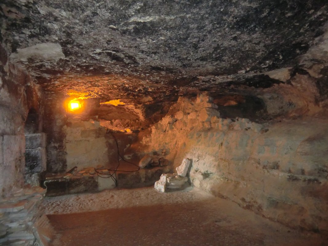 Theklas Wohnplatz in der Höhle