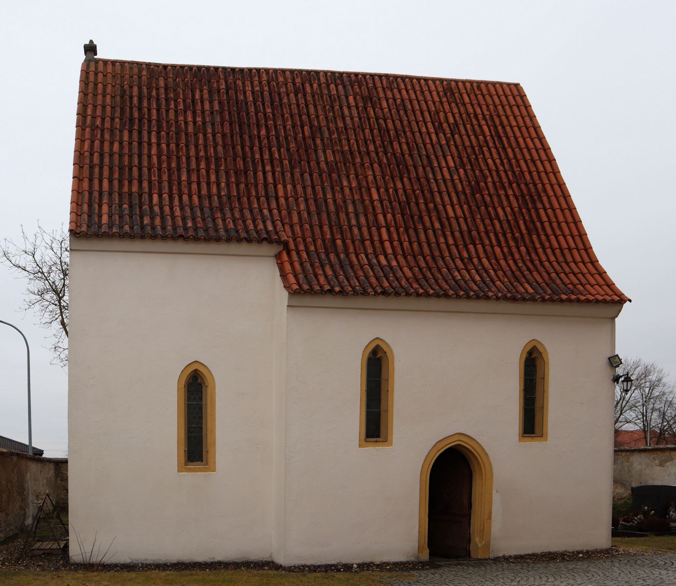 ehemalige Schlosskapelle neben der heutigen Pfarrkirche in Geisling