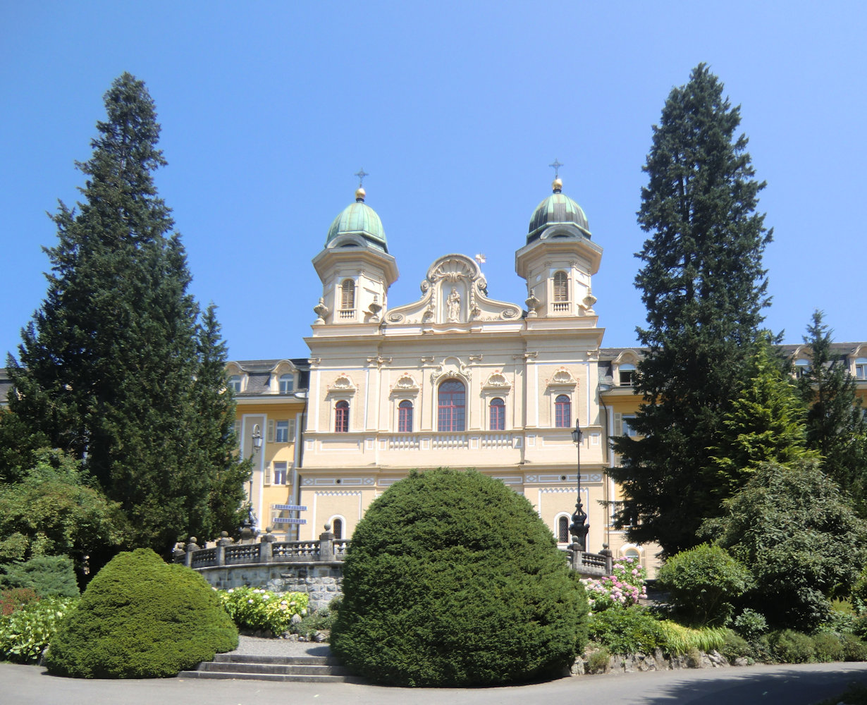 Kirche und ehemaliges Kolleg in Schwyz, heute Kantonsschule und kantonales Verwaltungsgebäude