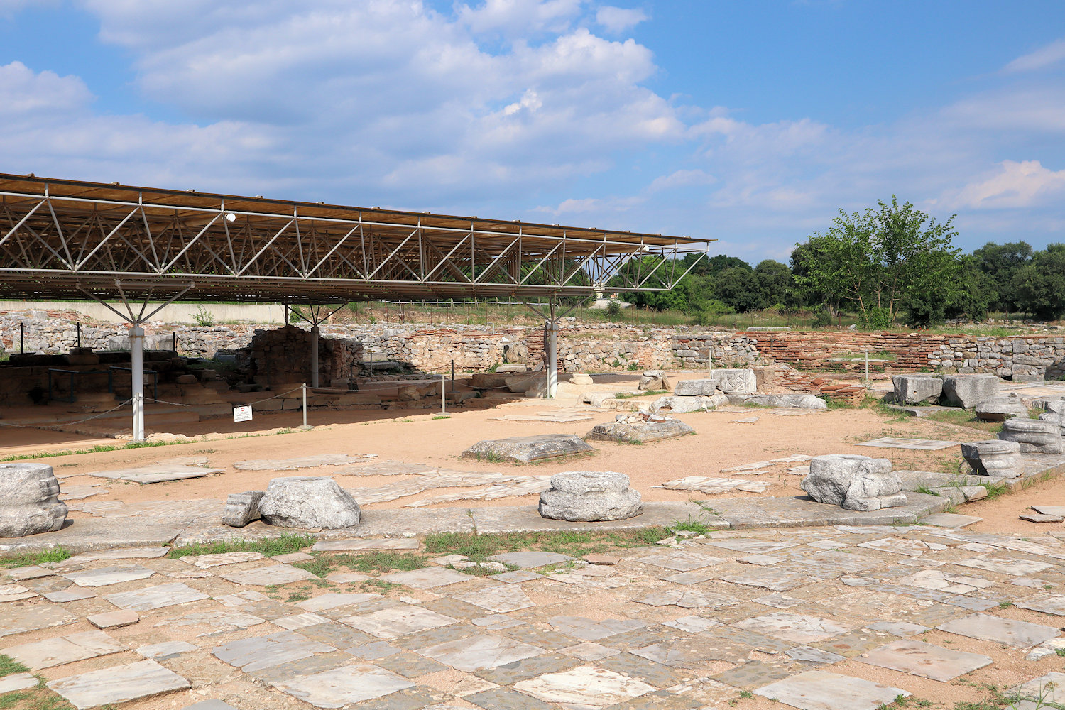 Reste des Oktagon, der Bischofskirche in Philippi vom Ende des 4. Jahrhunderts auf dem Platz einer Paulus geweihten Kirche von um 330
