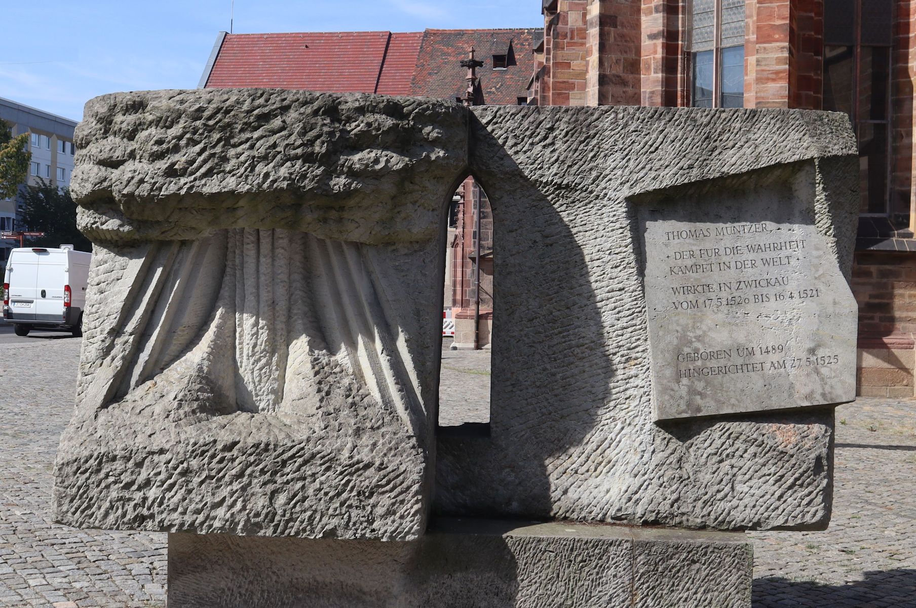 Jürgen Raue: Denkmal, 1989, an der Katharinenkirche in Zwickau