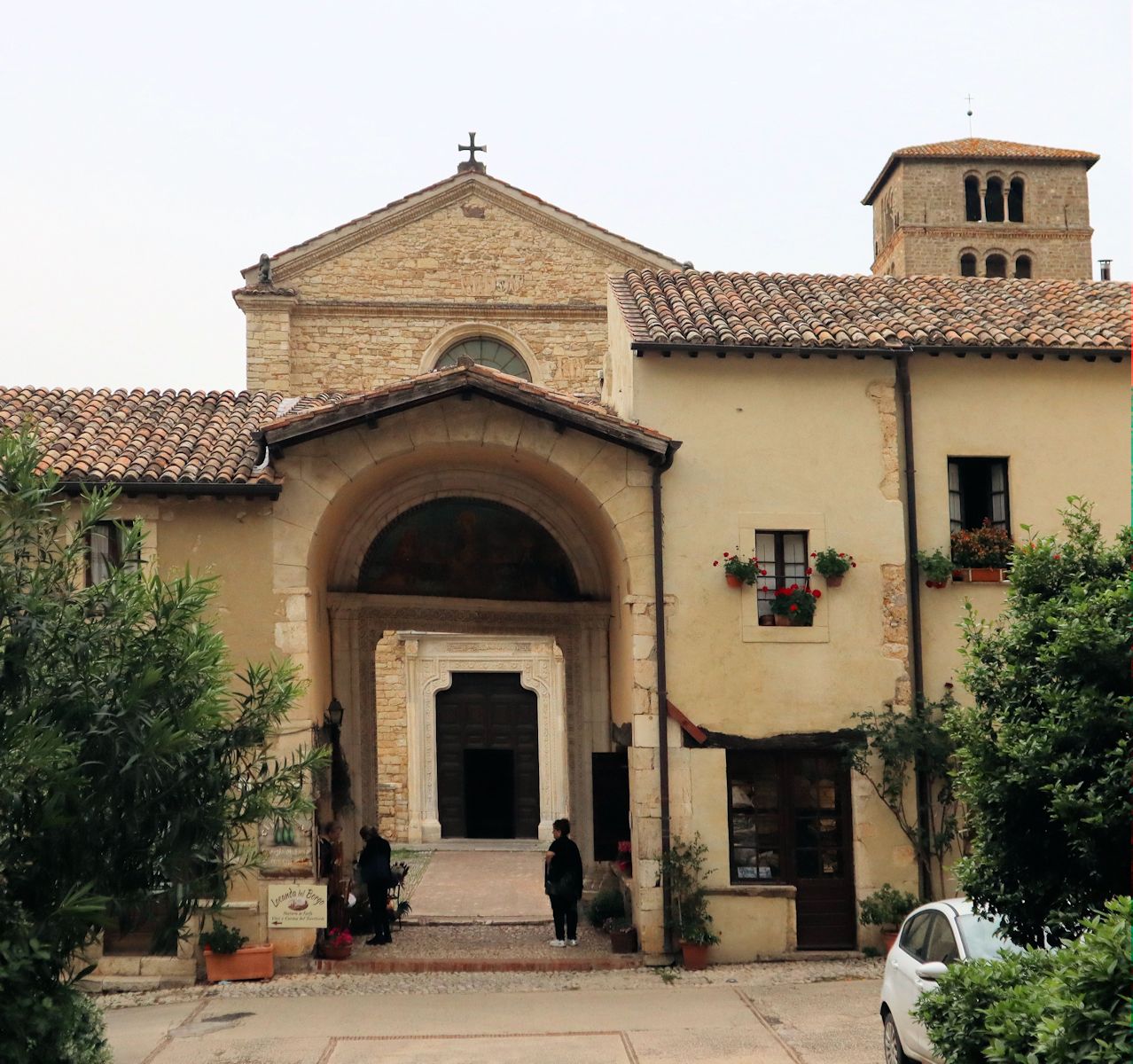Eingang zum Kloster Farfa