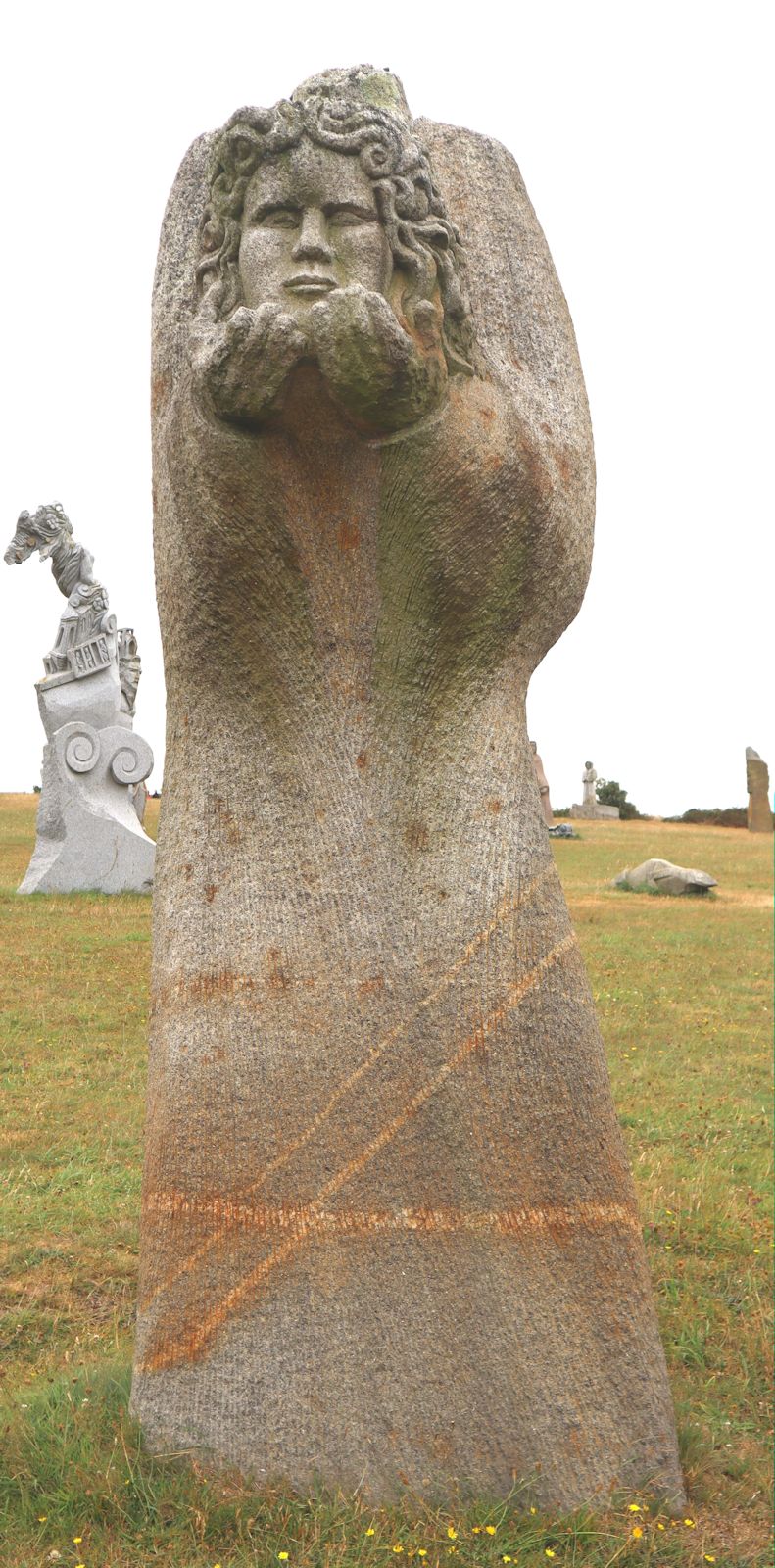 David Puech: Statue, 2012, im „Vallée des Saints” nahe Carnoët bei Saint-Brieuc