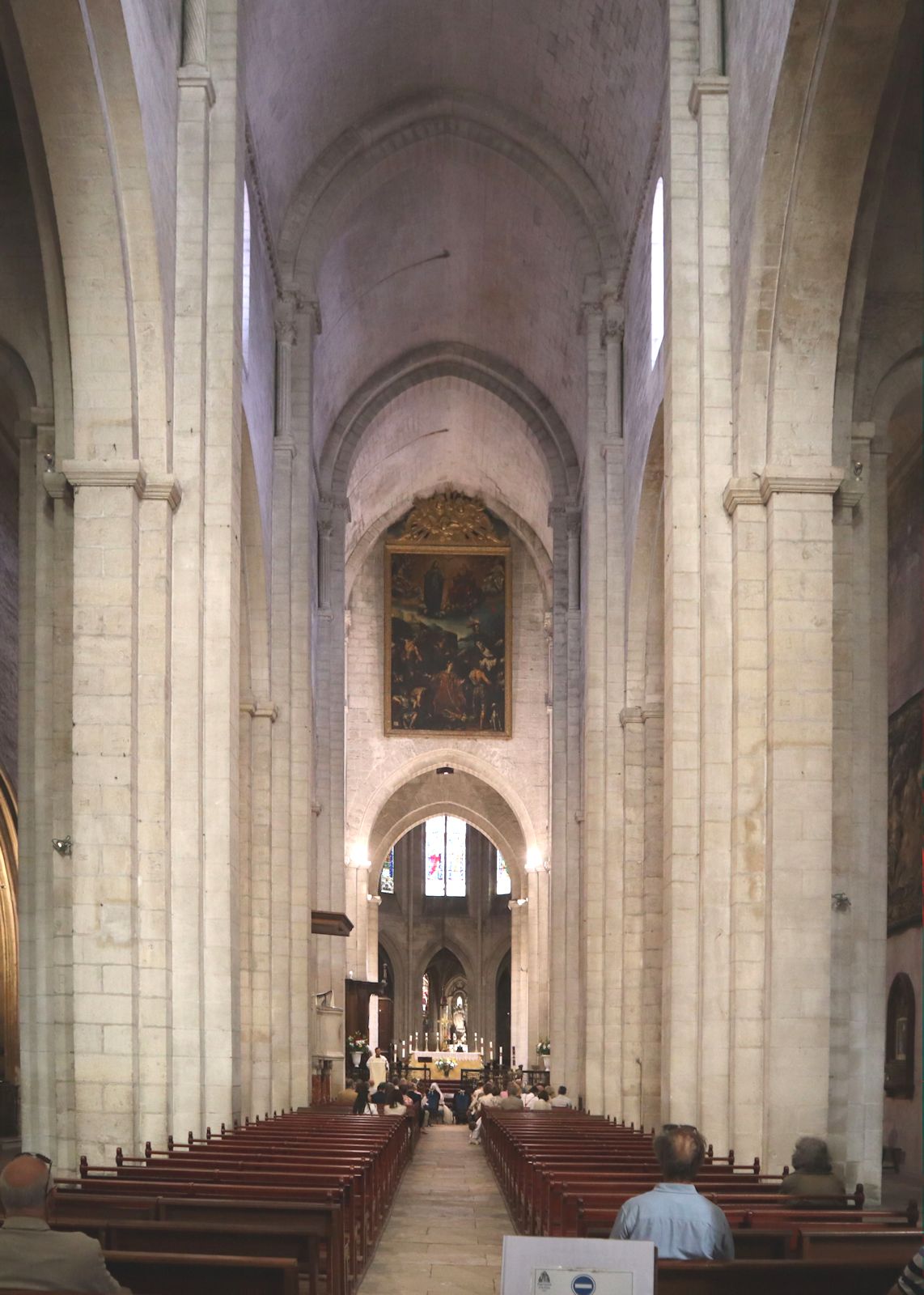 Trophimus am Westportal der Kathedrale St-Trophime in Arles