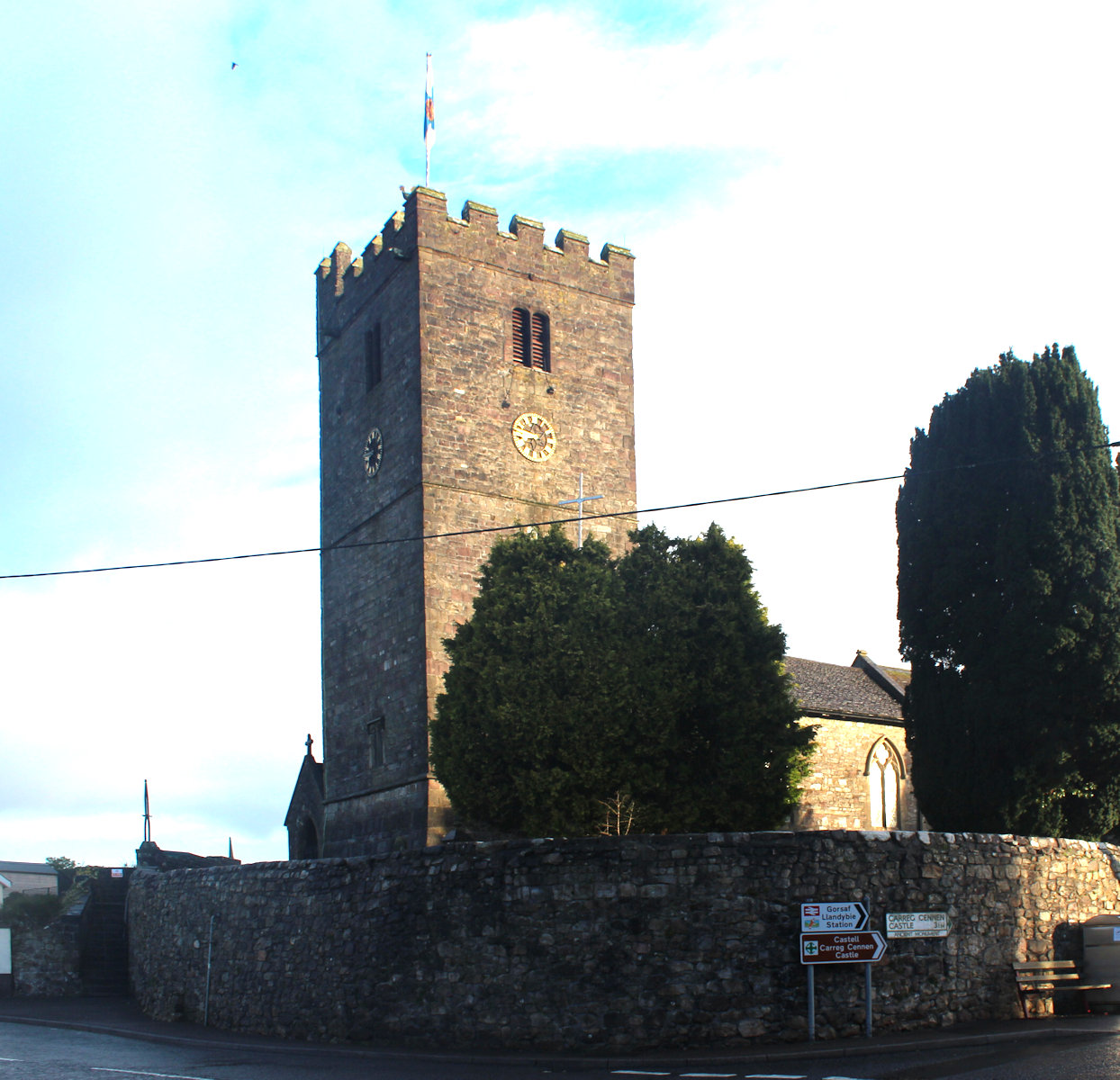 St Tybie's Kirche</a> in Llandybie