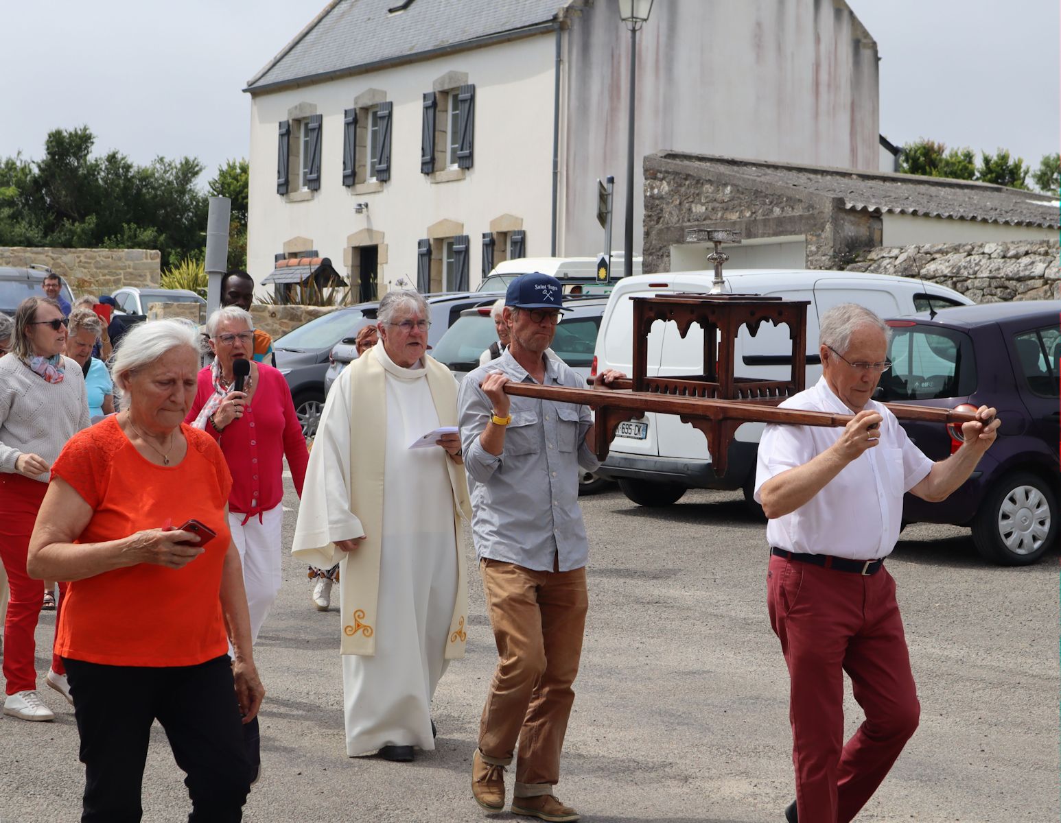 Proession - in der Bretagne „Pardon” genannt, also genau genommen „Bittgang um einen Ablass” -, zu Ehren von Tujan an der Kapelle Saint-Tugen in Primelin