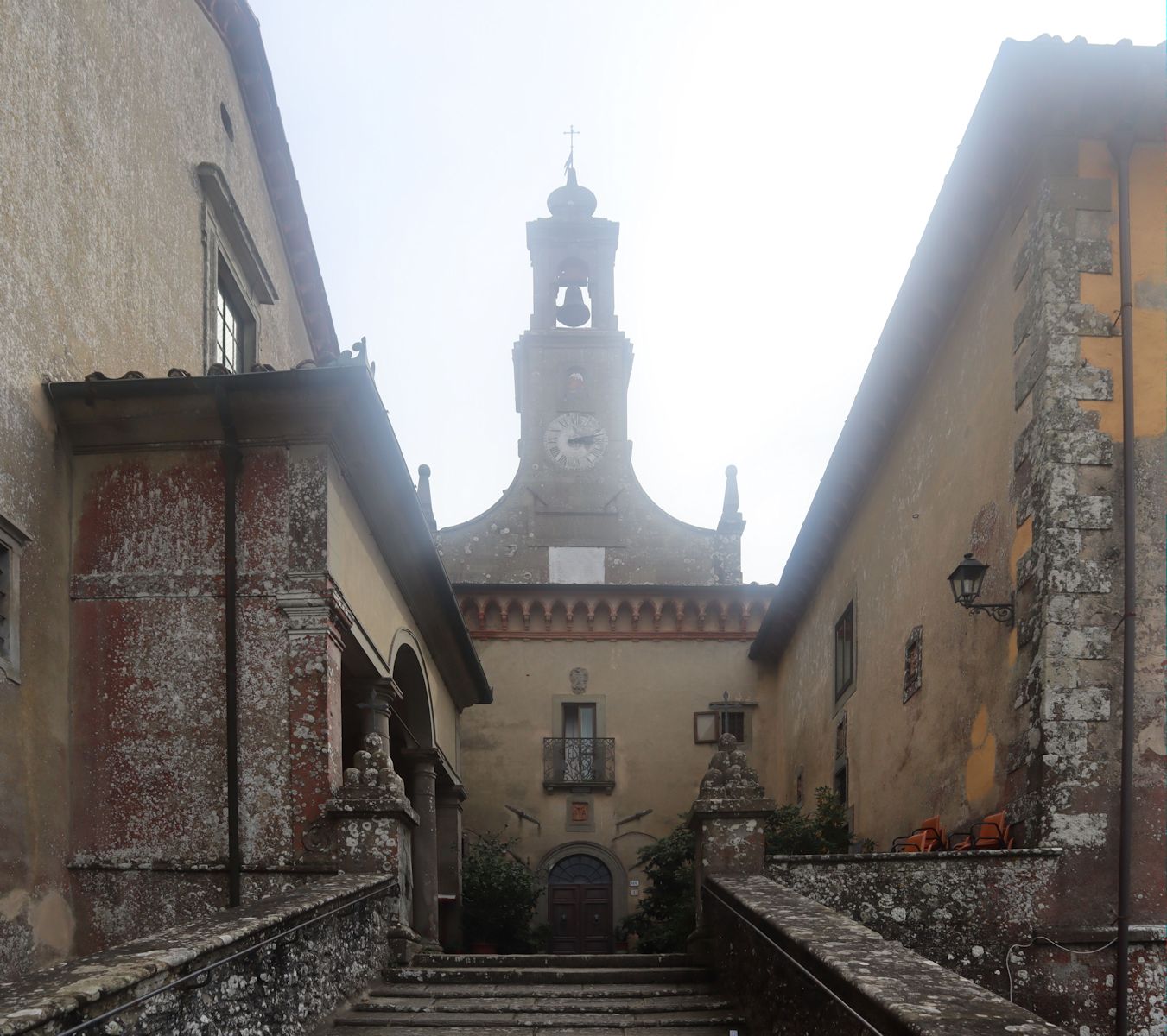 Eingang zur Klosterkirche auf dem Monte Senario