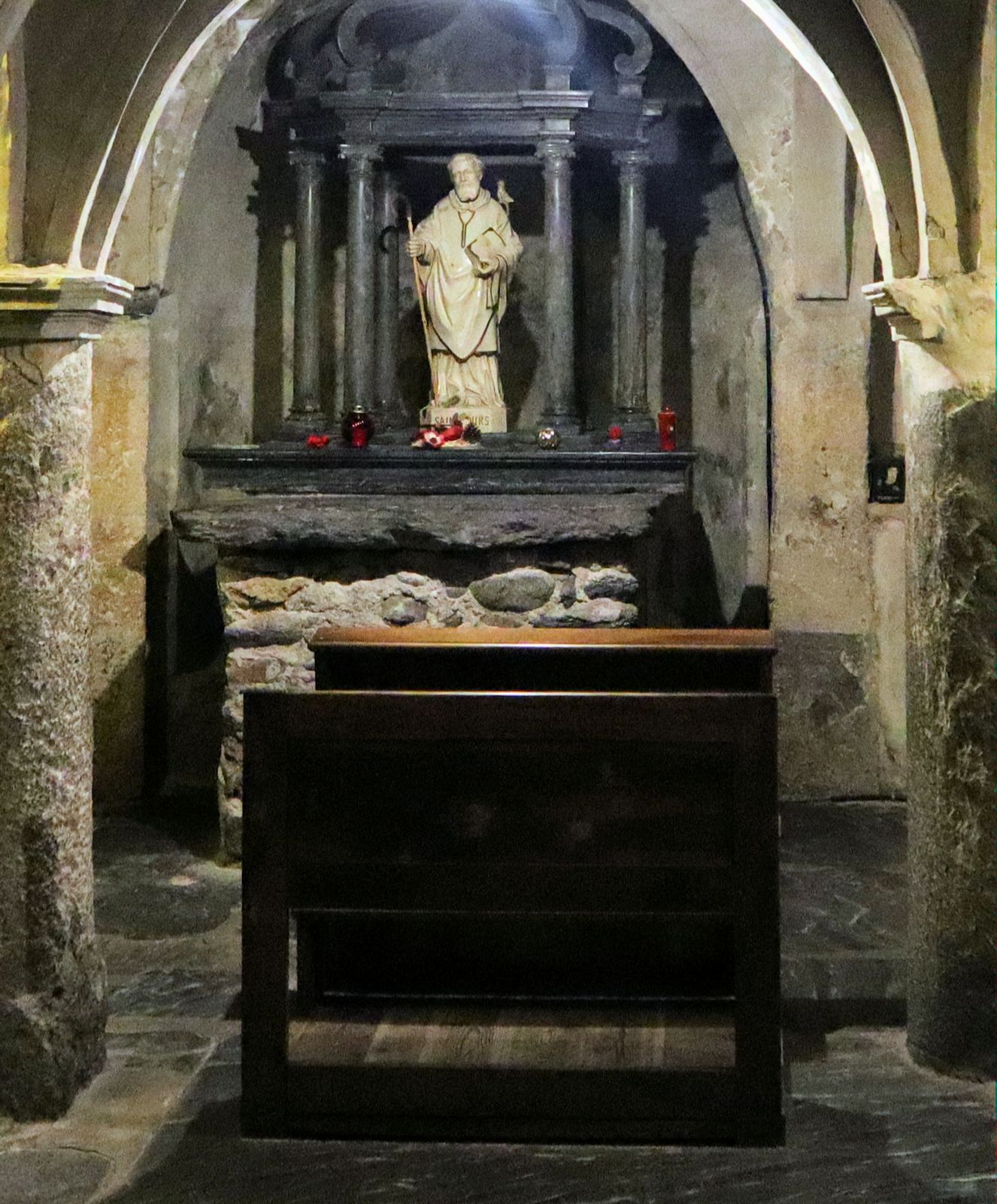 Ursus' Grab in der Krypta der Kirche Sant'Orso in Aosta