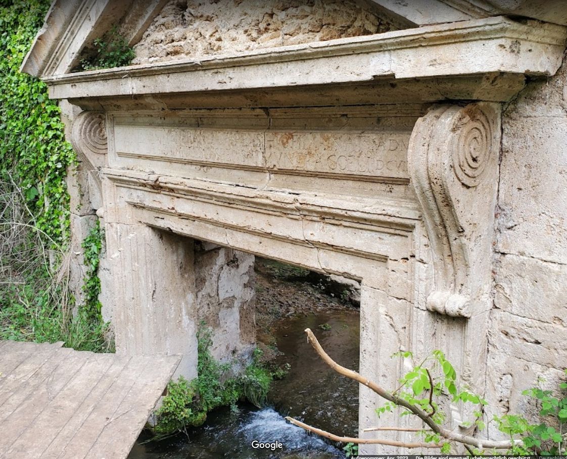 Ruine der Kirche San Vittorino nahe den Aquae Cutiliae bei Cittaducale