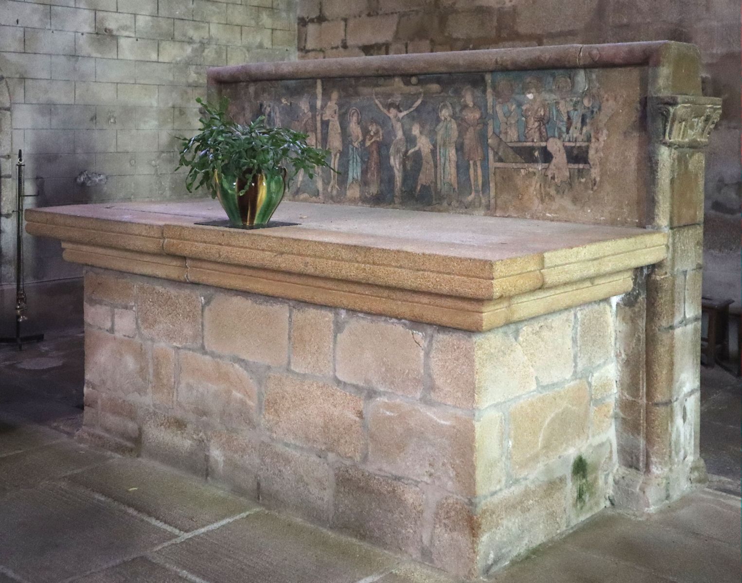 Victurnianus' Grab im Altar der Kirche in Saint-Victurnien