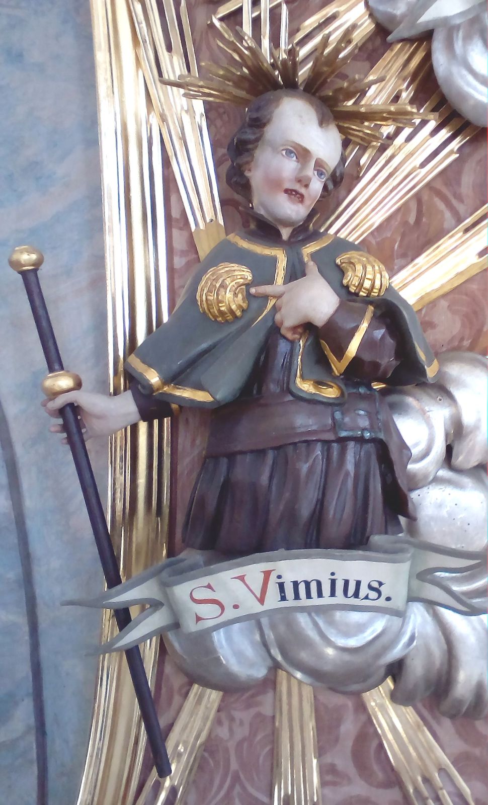 Statue am Altar in der Kirche „Zu den drei Elenden” in Griesstetten