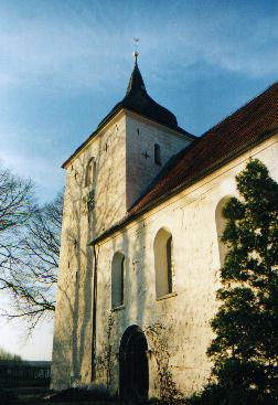 Die nach 1150 auf Oldenburger Land von Vicelin gegründete Kirche in Bosau am Großen Plöner See