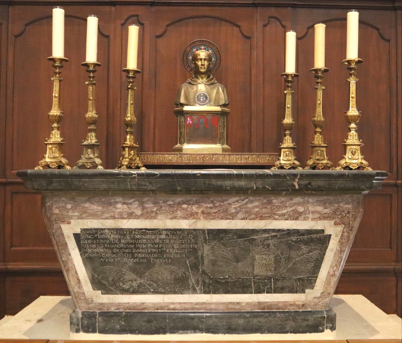 Vinzenz' Grab in der Kathedrale in Vannes
