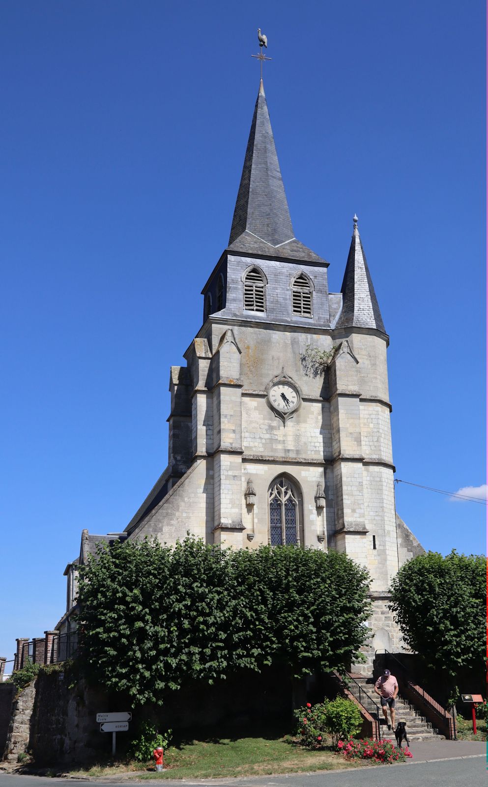 Pfarrkirchein Gannes bei Beauvais