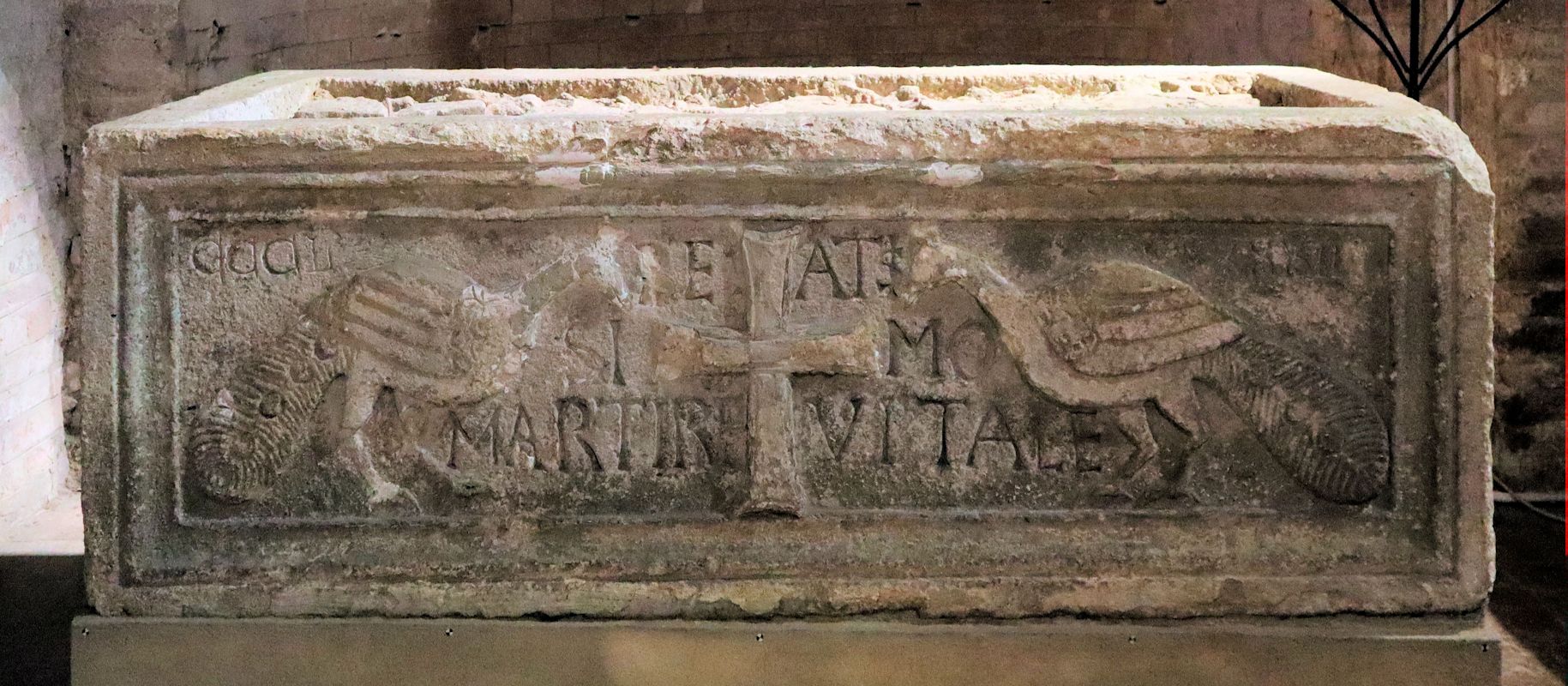 Vitalis' Sarkophag in der Kirche Santi Vitale e Agricola in Bologna