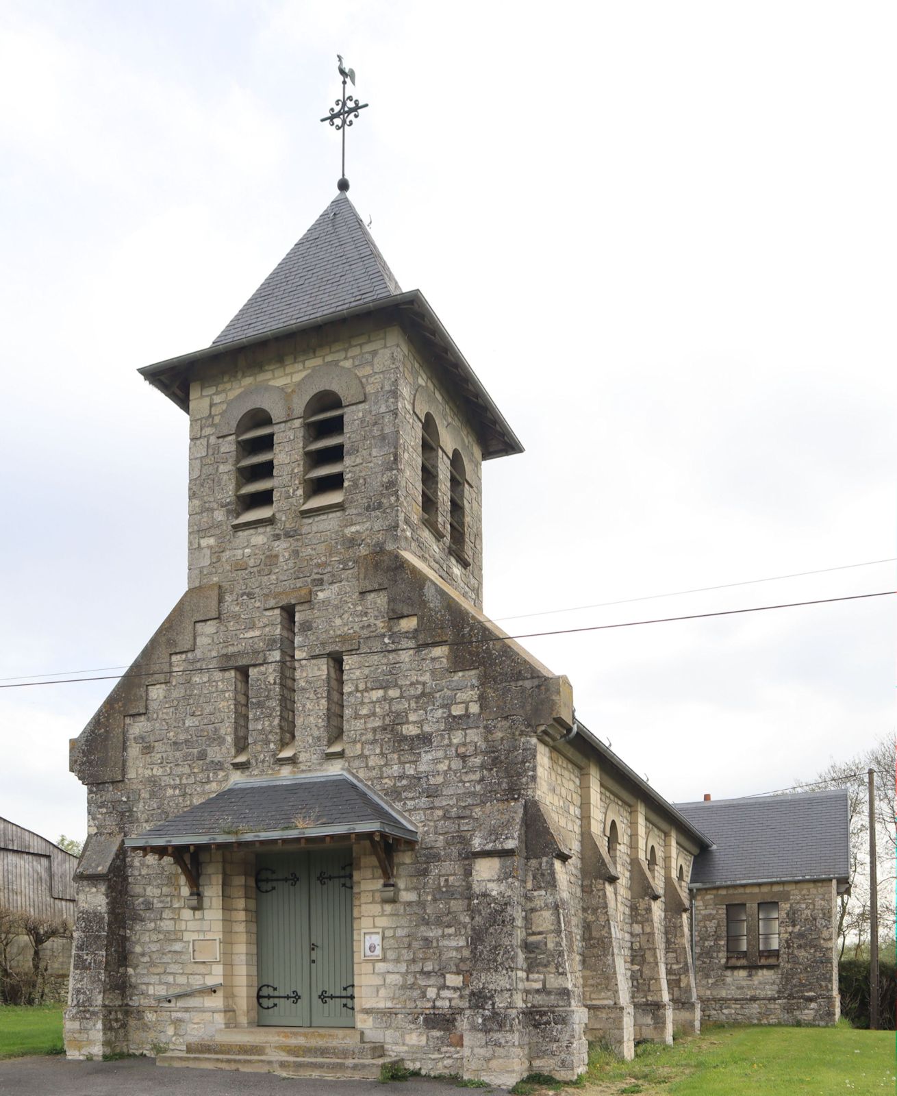 Kirche Saint-Pierre in Troësnes