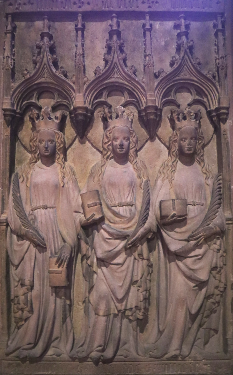 Steinskulpturen: Warbede, Embede und Wilbede, um 1430, ursprünglich im ehemaligen Bergkloster, heute in der Nikolauskapelle im Dom in Worms