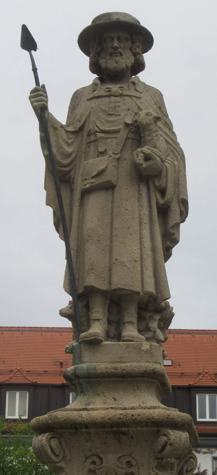 Statue am ehemaligen Kloster Rottenmünster in Rottweil