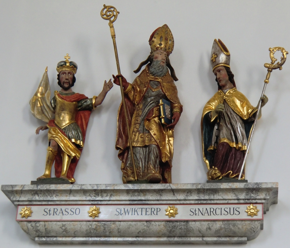 Wikterp (Mitte) mit Rasso von Andechs (links) und Narcissus von Gerona (rechts), Statuen in der Pfarrkirche in Epfach