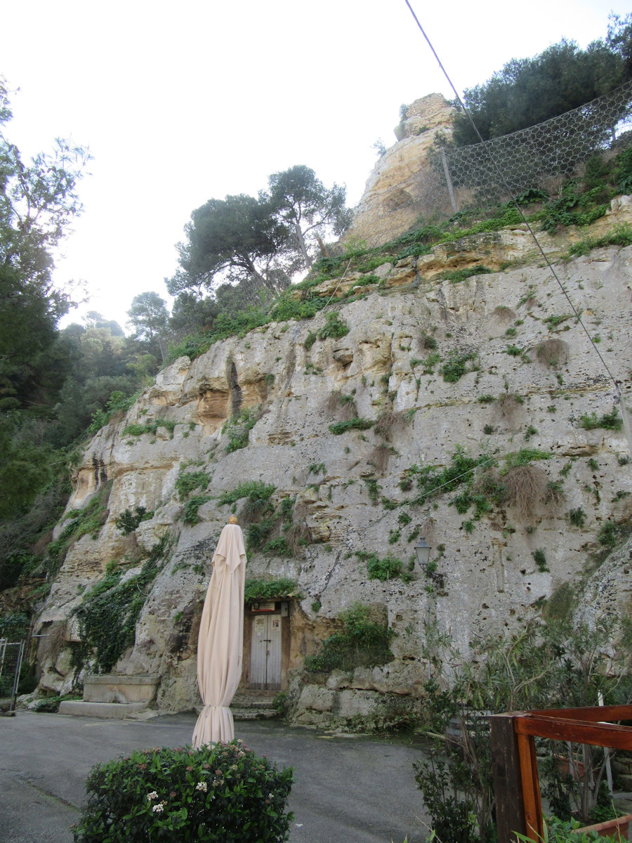 Wilhelms Höhle in Scicli, heute Ort eines Krippenmuseums