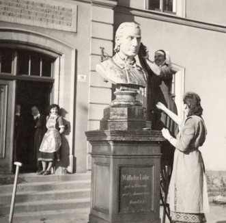 Löhe-Denkmal in Neuendettelsau, um 1920