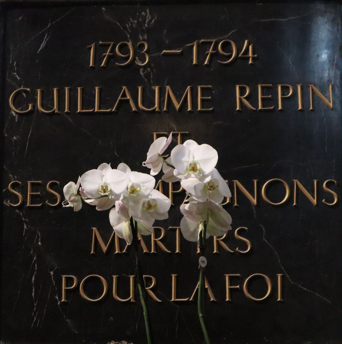 Gedenktafel in der Kathedrale in Angers