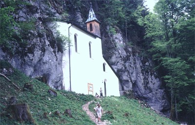 Wallfahrtskapelle „zu Unserer Lieben Frau und zum heiligen Wolfgang” am Falkenstein, dem Ort von Wolfgangs - angeblicher - Einsiedelei, 1626 von Wilhelm Lueger erbaut