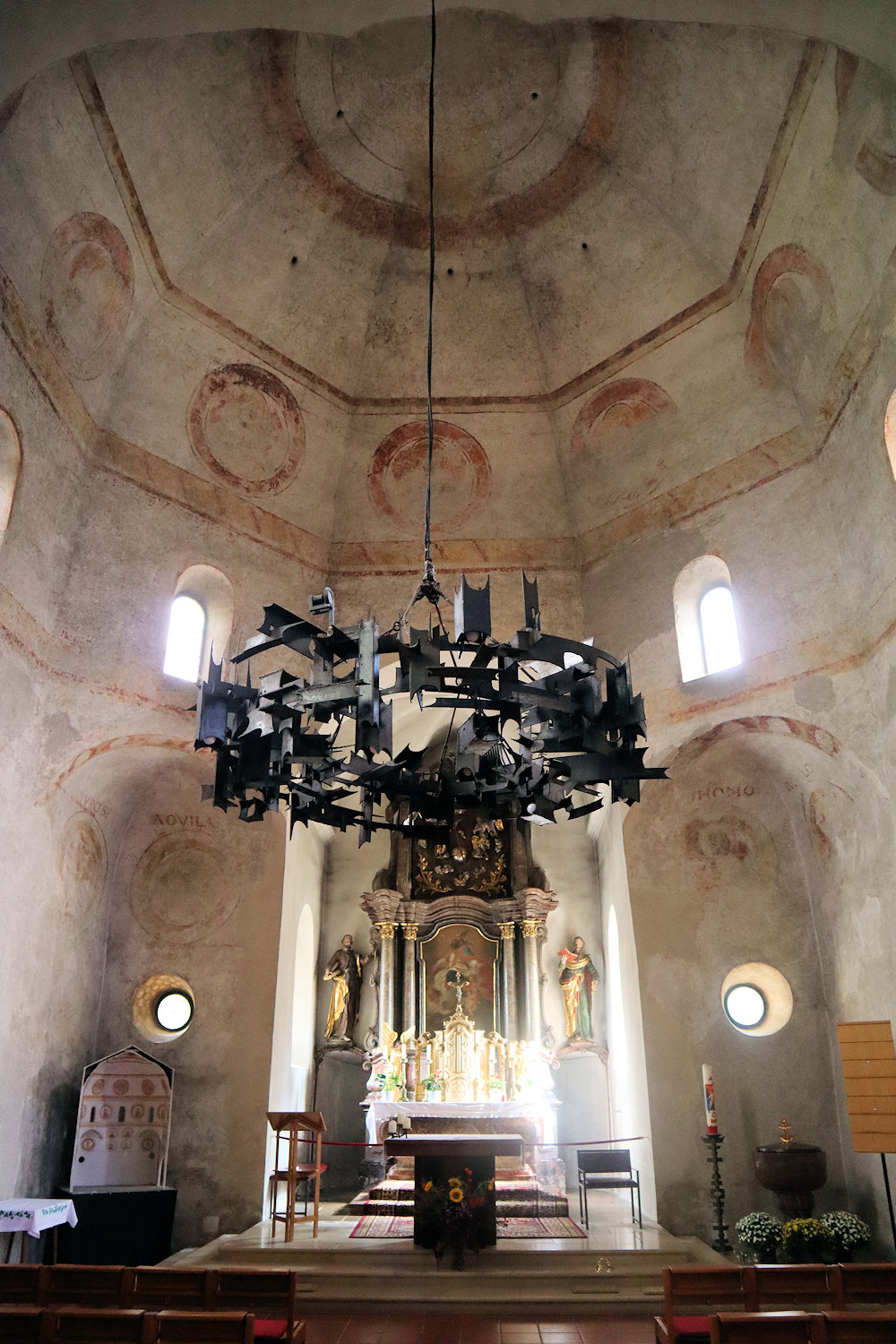 Oktogon in der heutigen Pfarrkirche in Wieselburg, errichtet um 990, damals Zentrum des Kastells, mit den ältesten Fresken Österreichs