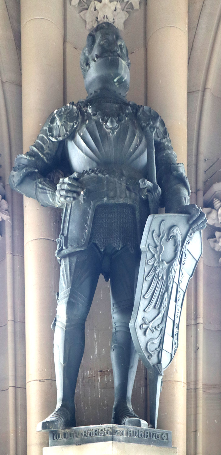 Statue in der Vorhalle der Gedächtniskirche der Protestation in Speye