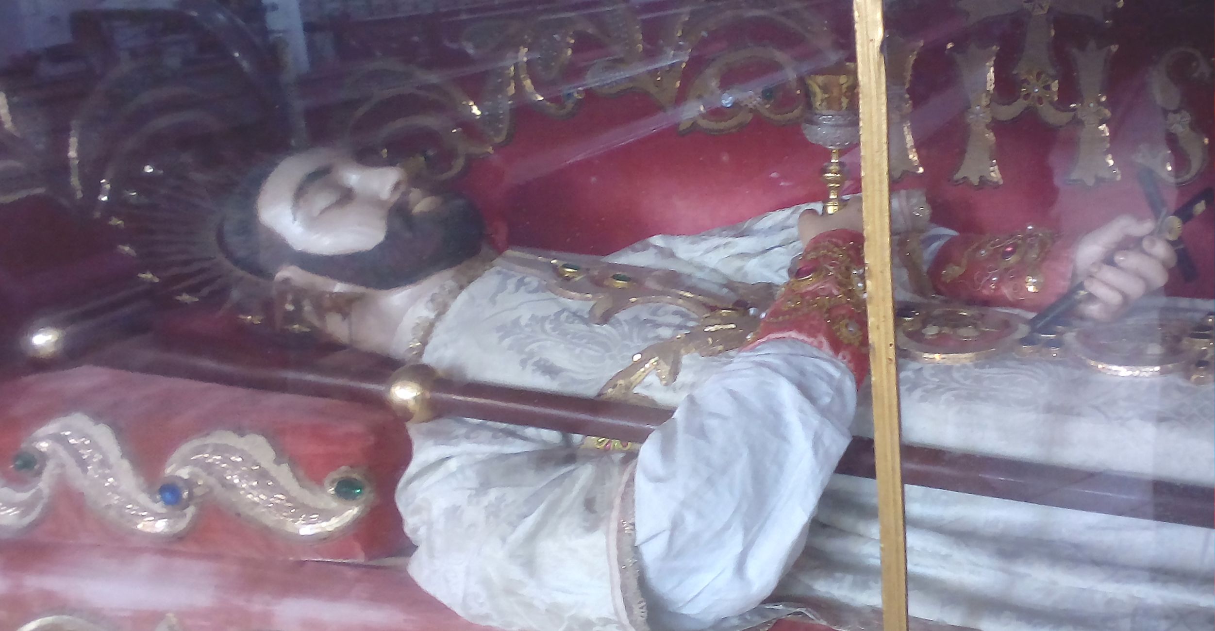 Liegefigur in der Kirche „Zu den drei Elenden” in Griesstetten